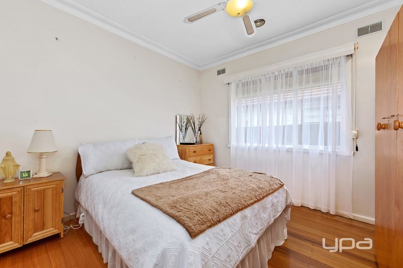 Photo - 26 Barwon Avenue, Sunshine North VIC 3020 - Image 8