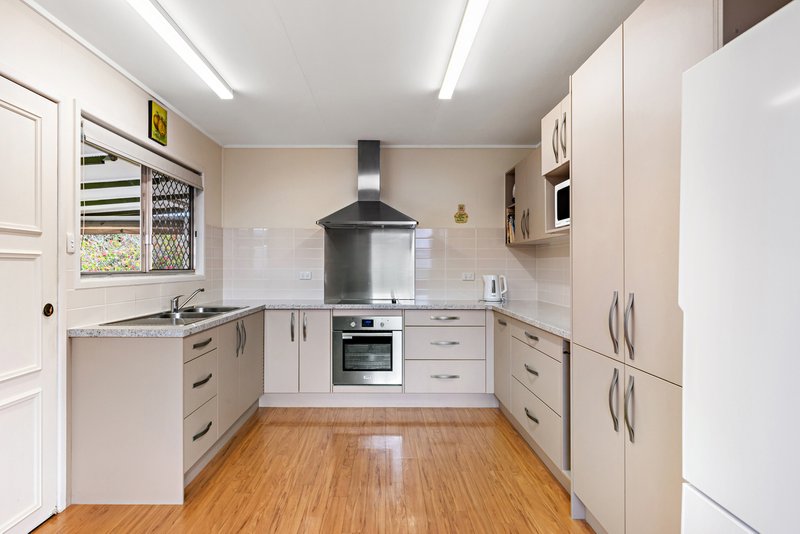 Photo - 26 Bateman Street, Strathpine QLD 4500 - Image 7