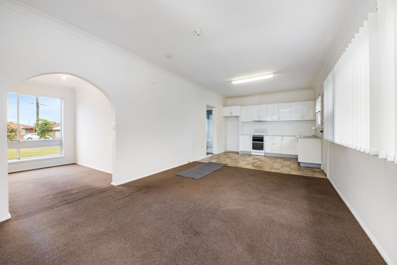 Photo - 26 Battley Avenue, The Entrance NSW 2261 - Image 2