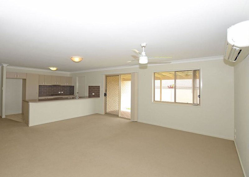 Photo - 26 Bayridge Heights Drive, Nikenbah QLD 4655 - Image 2