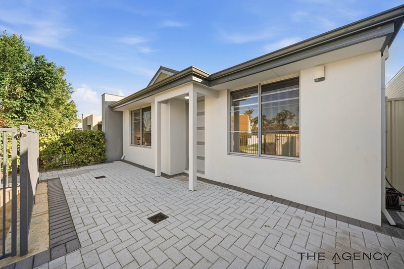 Photo - 26 Belcastro Way, Madeley WA 6065 - Image 2