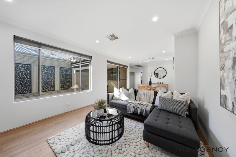 Photo - 26 Belcastro Way, Madeley WA 6065 - Image 11