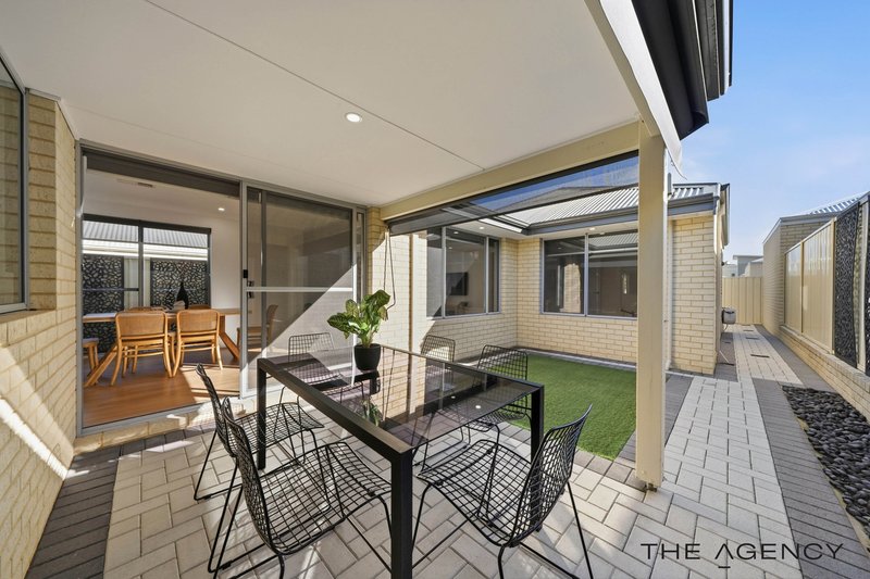 Photo - 26 Belcastro Way, Madeley WA 6065 - Image 14