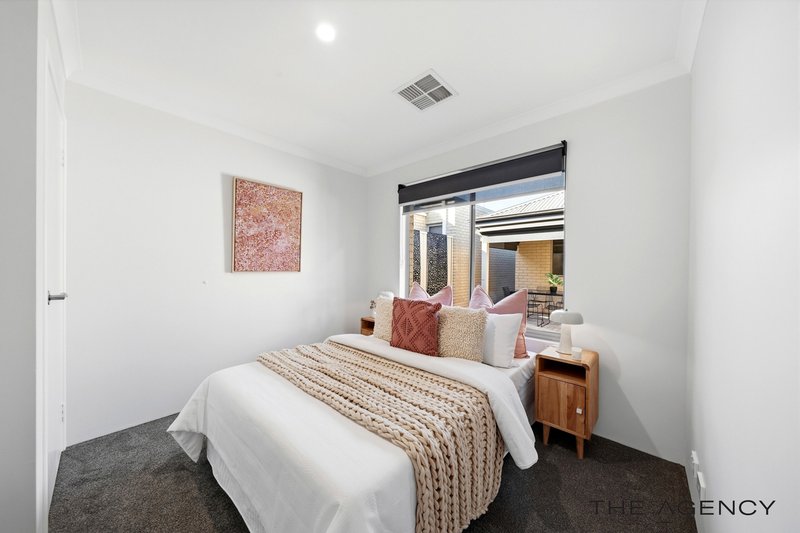Photo - 26 Belcastro Way, Madeley WA 6065 - Image 16