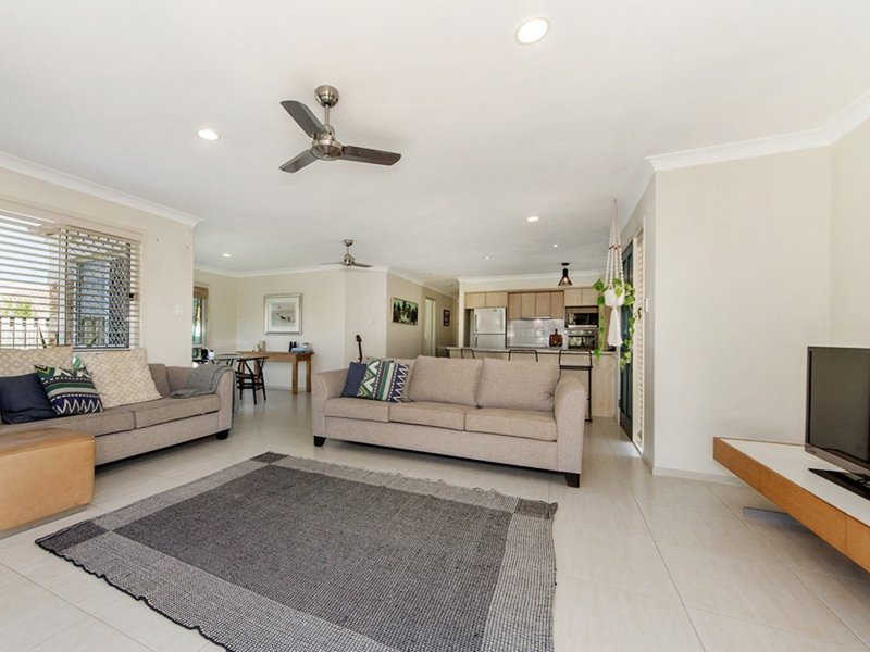 Photo - 2/6 Bella Donna Place, Robina QLD 4226 - Image 3