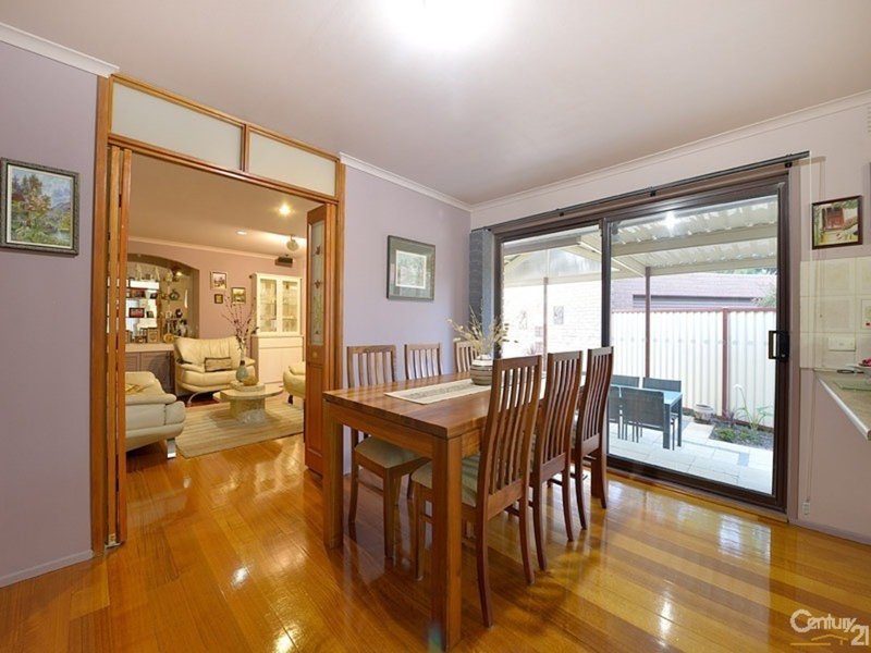 Photo - 26 Bellavista Crescent, Clayton South VIC 3169 - Image 4