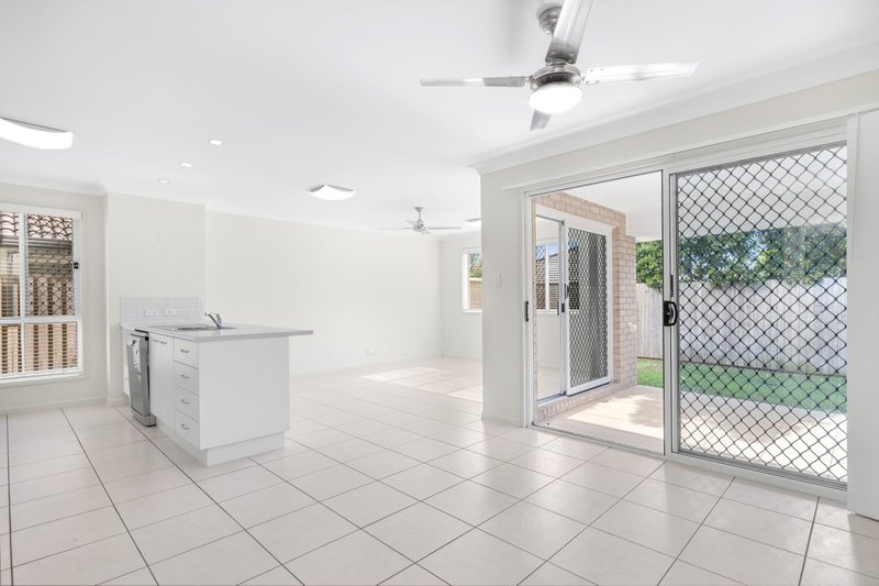 Photo - 26 Bellenden Street, North Lakes QLD 4509 - Image 5