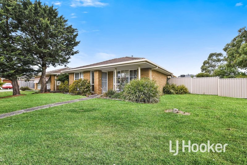 Photo - 26 Benambra Way, Hampton Park VIC 3976 - Image 2