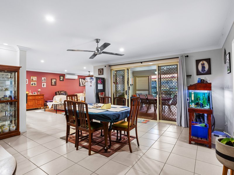 Photo - 26 Bilinga Ct , Sandstone Point QLD 4511 - Image 8