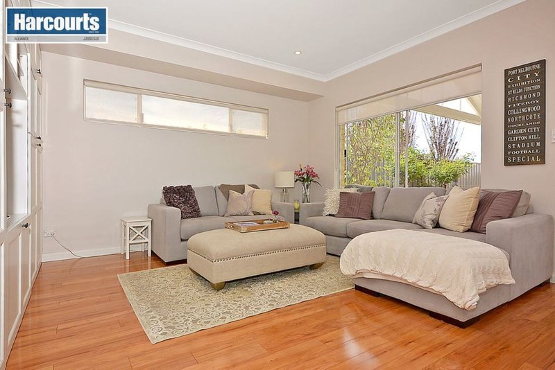 Photo - 26 Biterax Elbow , Banksia Grove WA 6031 - Image 11