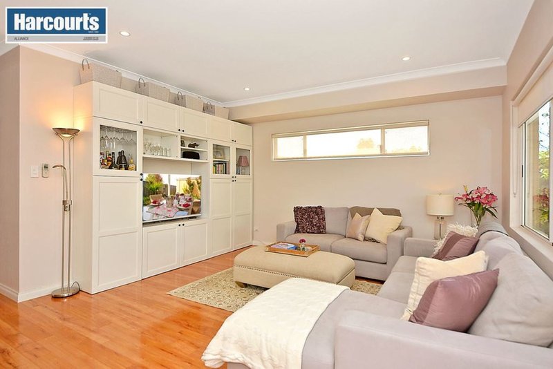 Photo - 26 Biterax Elbow , Banksia Grove WA 6031 - Image 12