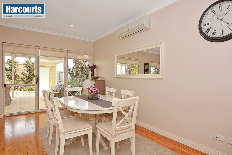 Photo - 26 Biterax Elbow , Banksia Grove WA 6031 - Image 14