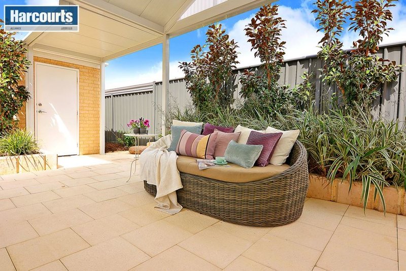 Photo - 26 Biterax Elbow , Banksia Grove WA 6031 - Image 19