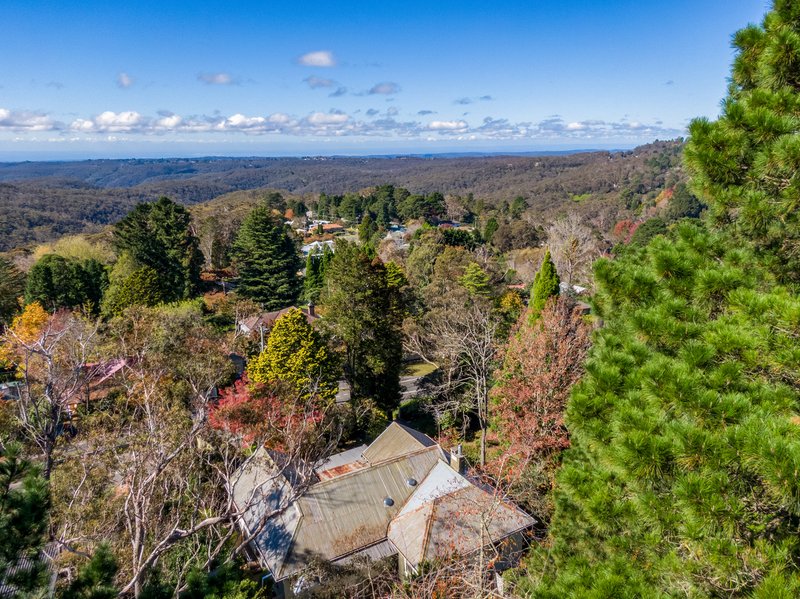 Photo - 26 Blaxland Road, Wentworth Falls NSW 2782 - Image 17