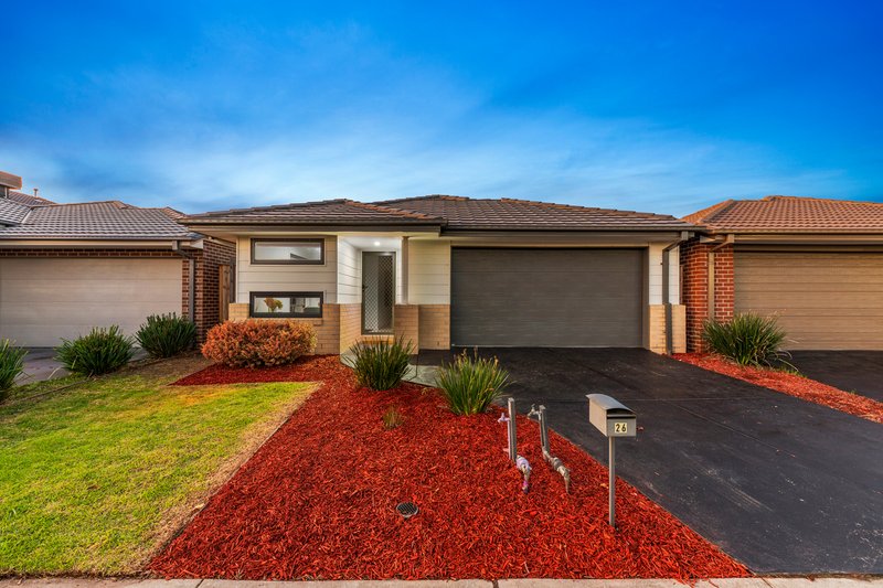 Photo - 26 Botany Way, Pakenham VIC 3810 - Image 2