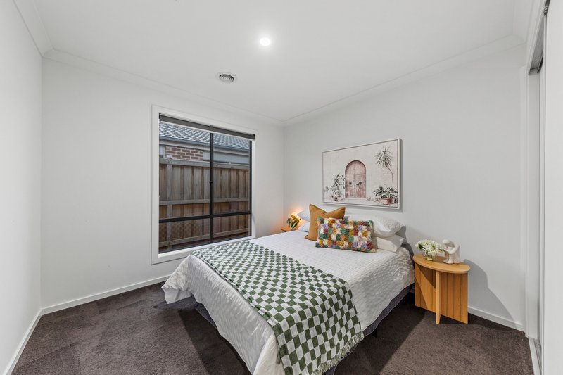 Photo - 26 Botany Way, Pakenham VIC 3810 - Image 16