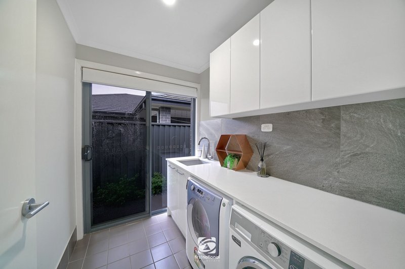 Photo - 26 Bourne Ridge, Oran Park NSW 2570 - Image 13