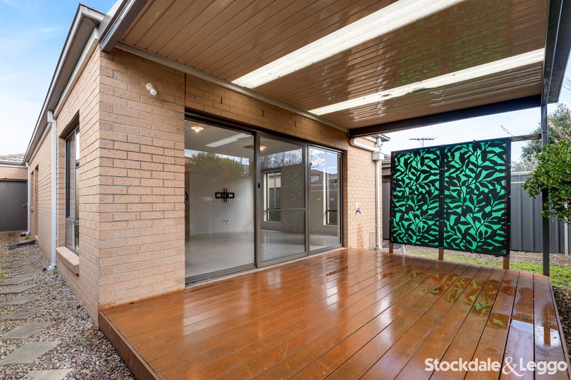 Photo - 26 Bradshaw Avenue, Craigieburn VIC 3064 - Image 10