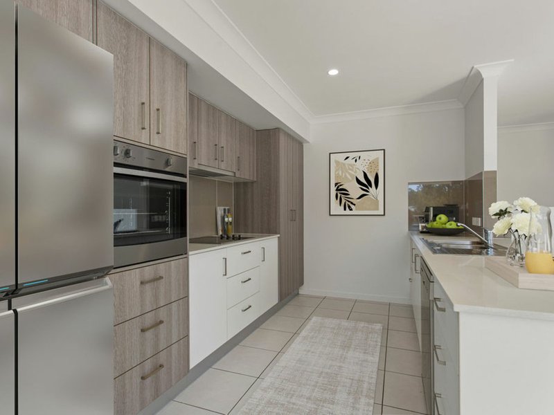 Photo - 26 Brampton Crescent, Springfield Lakes QLD 4300 - Image 2