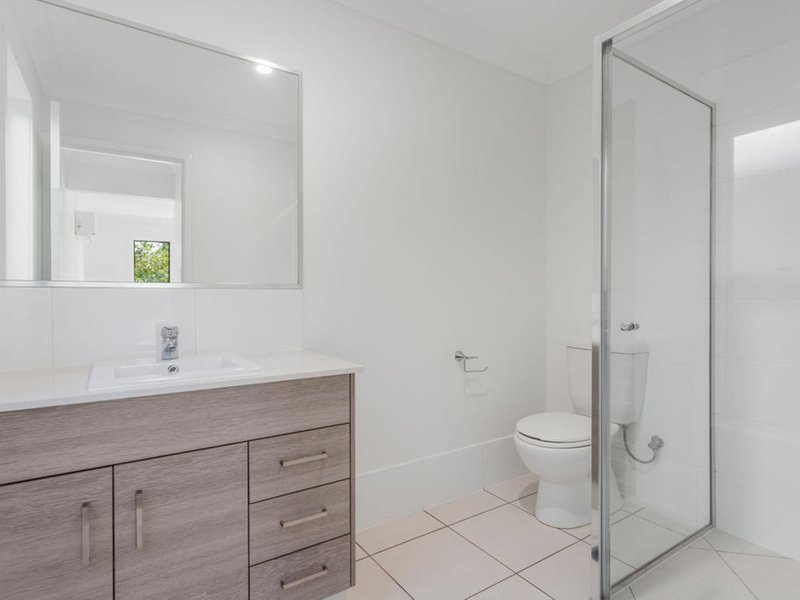 Photo - 26 Brampton Crescent, Springfield Lakes QLD 4300 - Image 8