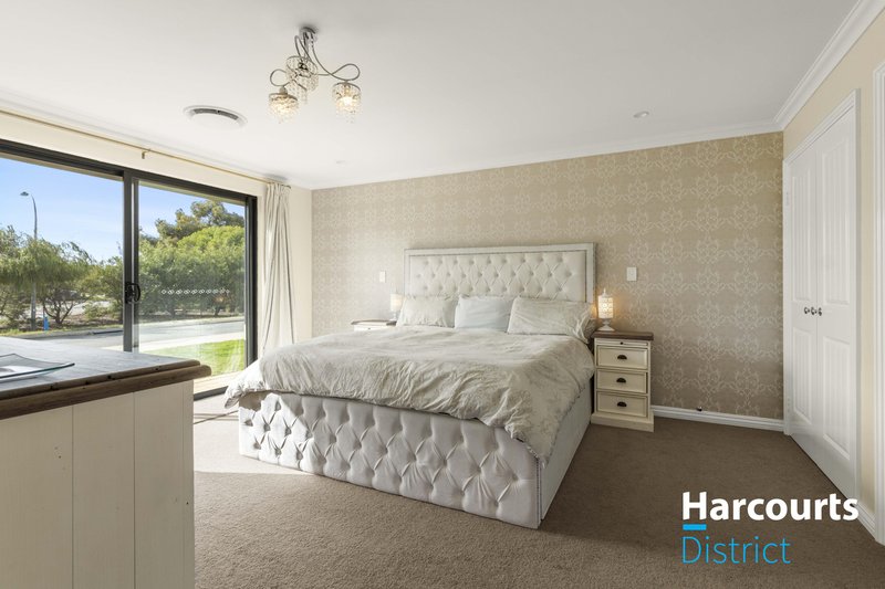 Photo - 26 Broadhurst Avenue, Ravenswood WA 6208 - Image 15