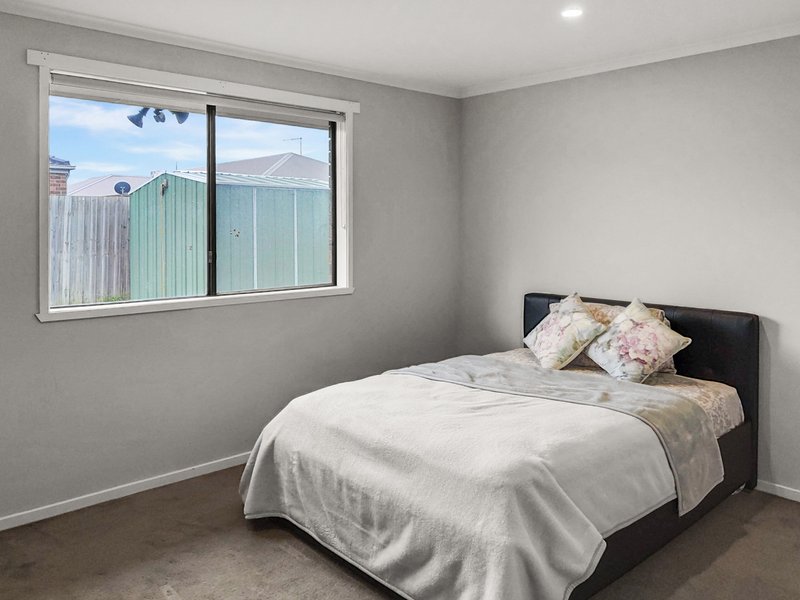 Photo - 26 Bronzewing Street, Pakenham VIC 3810 - Image 11