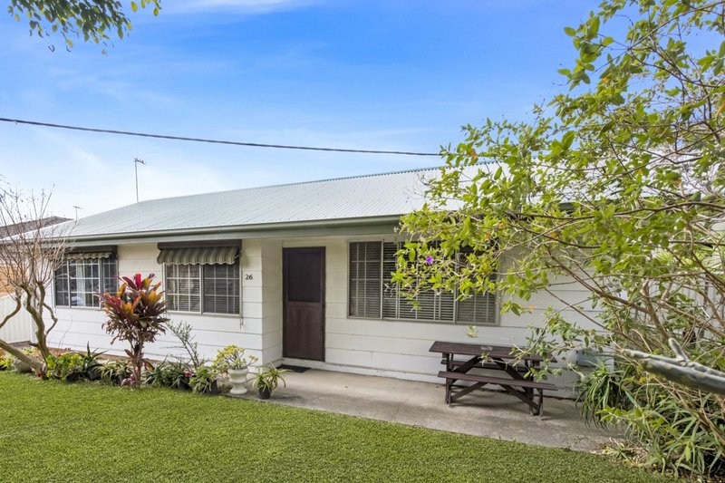 Photo - 26 Brooke Avenue, Killarney Vale NSW 2261 - Image 2