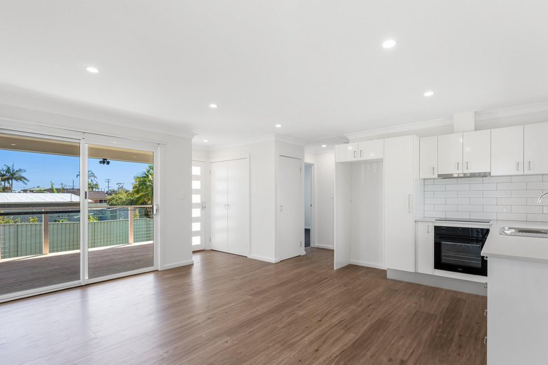 Photo - 26 Brooke Avenue, Killarney Vale NSW 2261 - Image 4