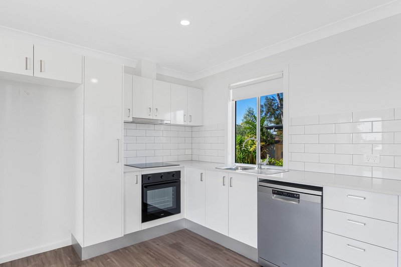 Photo - 26 Brooke Avenue, Killarney Vale NSW 2261 - Image 5