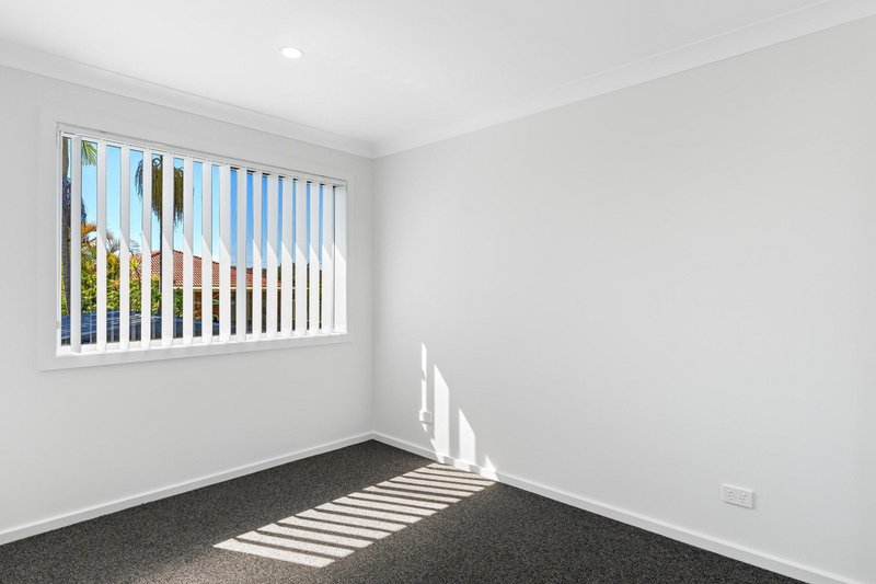 Photo - 26 Brooke Avenue, Killarney Vale NSW 2261 - Image 6