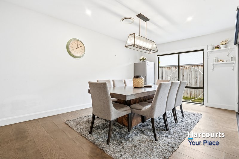 Photo - 26 Burringoa Crescent, Colebee NSW 2761 - Image 4