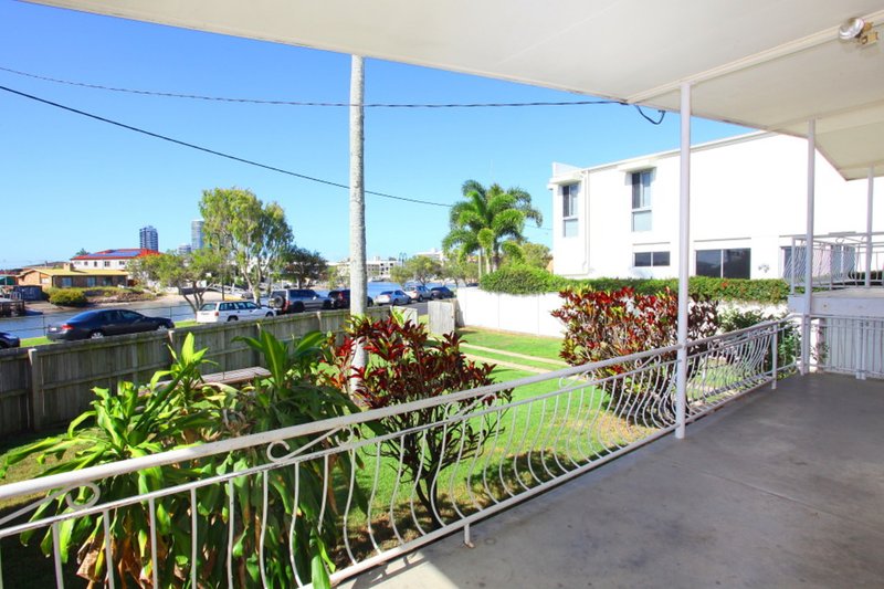 Photo - 26 Burrows Street, Biggera Waters QLD 4216 - Image 5