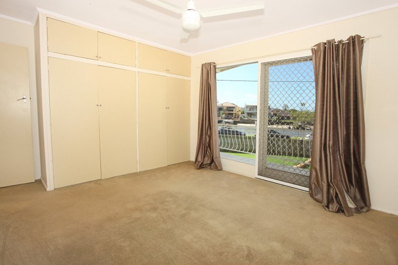 Photo - 26 Burrows Street, Biggera Waters QLD 4216 - Image 14