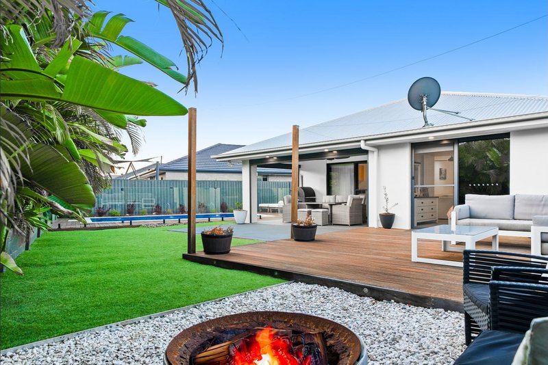 Photo - 26 Butterleaf Crescent, Pimpama QLD 4209 - Image 1