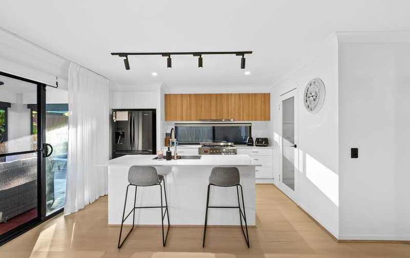 Photo - 26 Butterleaf Crescent, Pimpama QLD 4209 - Image 3