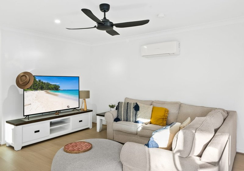Photo - 26 Butterleaf Crescent, Pimpama QLD 4209 - Image 6