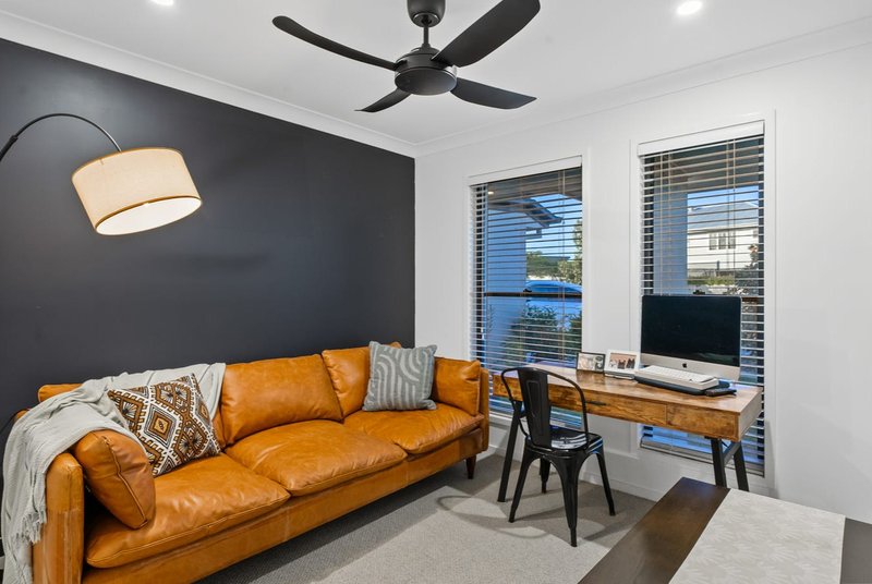 Photo - 26 Butterleaf Crescent, Pimpama QLD 4209 - Image 7