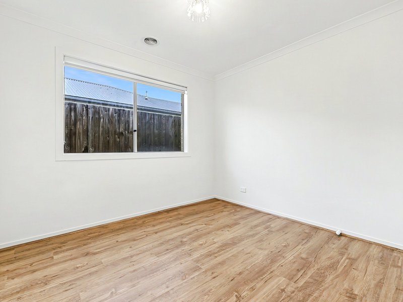 Photo - 26 Cabernet Way, Pakenham VIC 3810 - Image 11