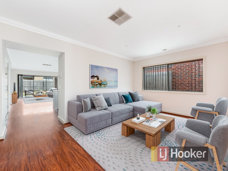 Photo - 26 Cadillac Street, Cranbourne East VIC 3977 - Image 4