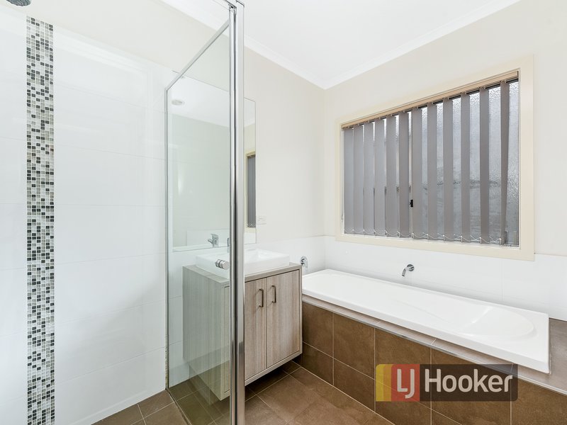 Photo - 26 Cadillac Street, Cranbourne East VIC 3977 - Image 10