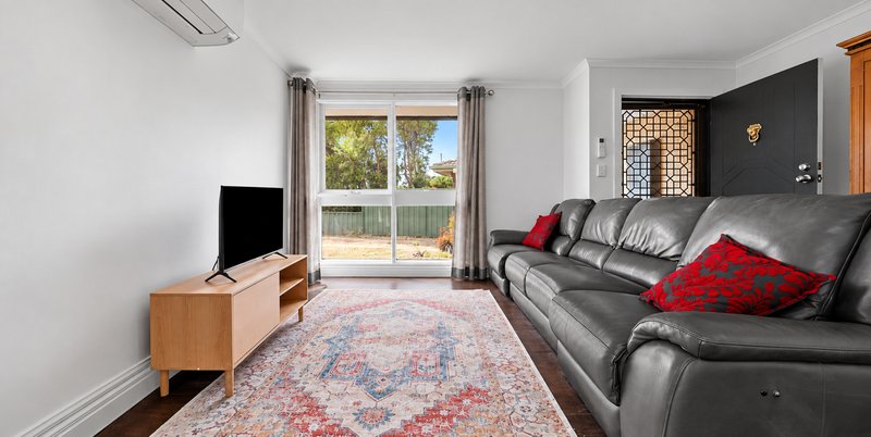 Photo - 26 Callanan Drive, Melton South VIC 3338 - Image 4