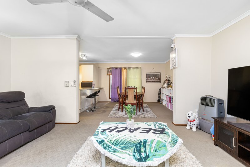 Photo - 26 Campbell Street, Emerald QLD 4720 - Image 6