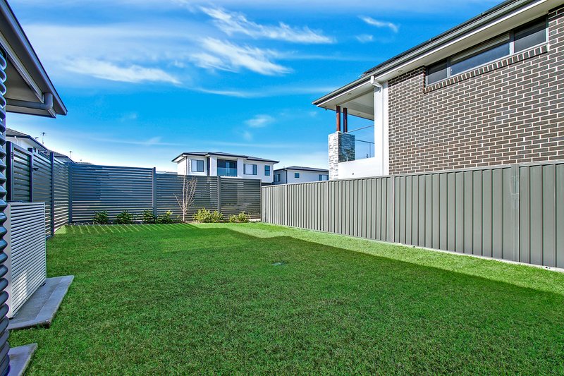 Photo - 26 Canopus Parkway, Box Hill NSW 2765 - Image 2