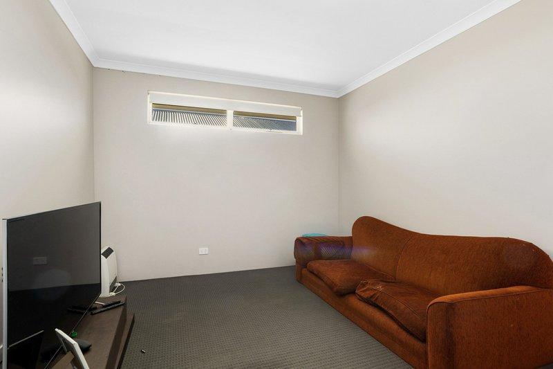 Photo - 26 Capulet Street, Coolbellup WA 6163 - Image 12