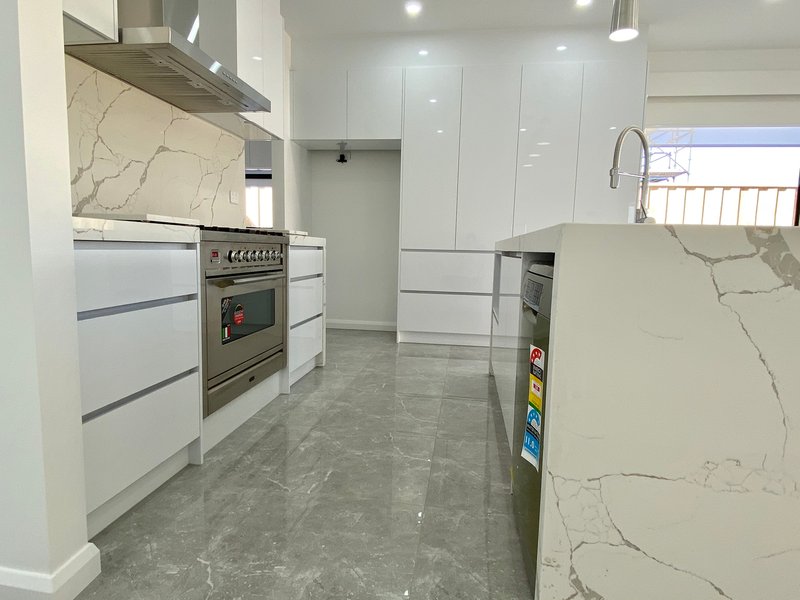 Photo - 26 Carat Street, Greenvale VIC 3059 - Image 5