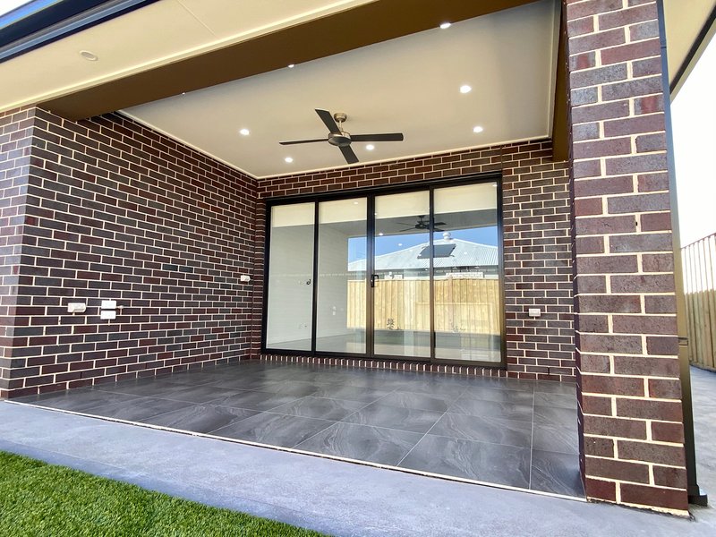 Photo - 26 Carat Street, Greenvale VIC 3059 - Image 23