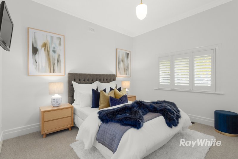 Photo - 26 Carlisle Crescent, Hughesdale VIC 3166 - Image 8