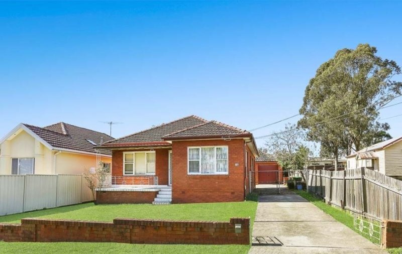 26 Carnation Ave , Casula NSW 2170