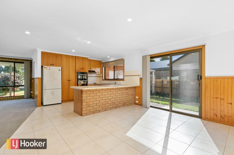 Photo - 26 Carpenter Street, Lakes Entrance VIC 3909 - Image 2