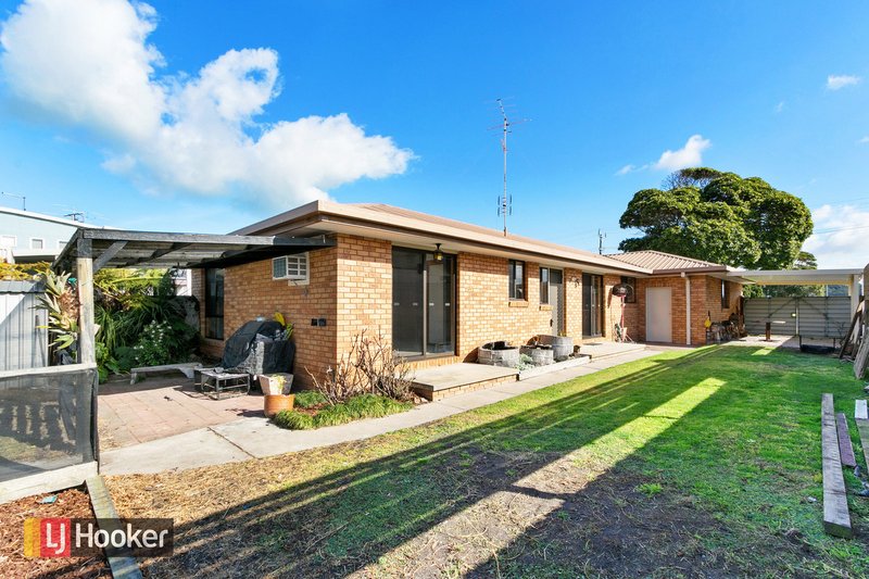 Photo - 26 Carpenter Street, Lakes Entrance VIC 3909 - Image 3